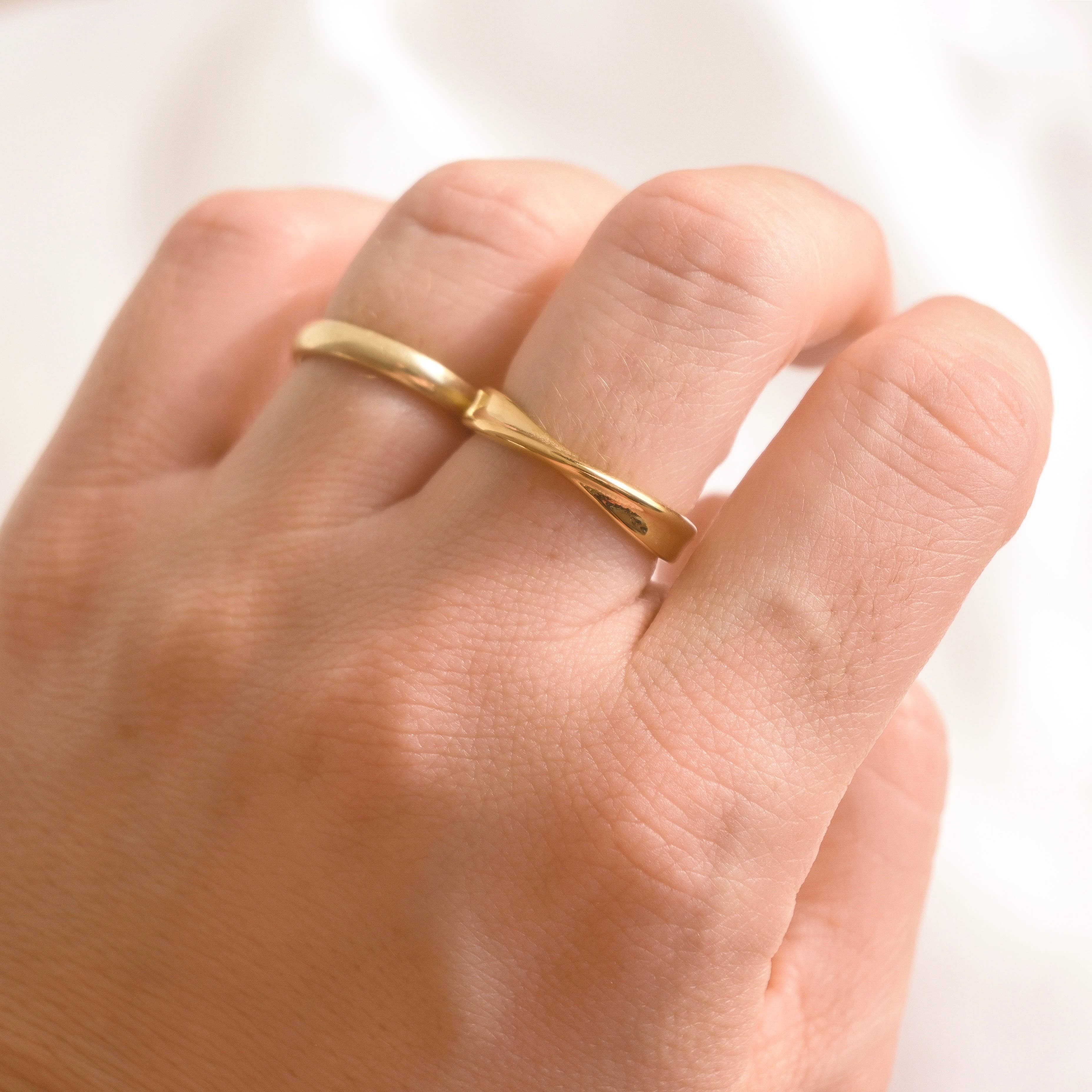 Blueyejewelry - Wholesale Band/Stacked Ring - Gold Crossover Ring - Twisted Ring - Crossover Stacking Ring1