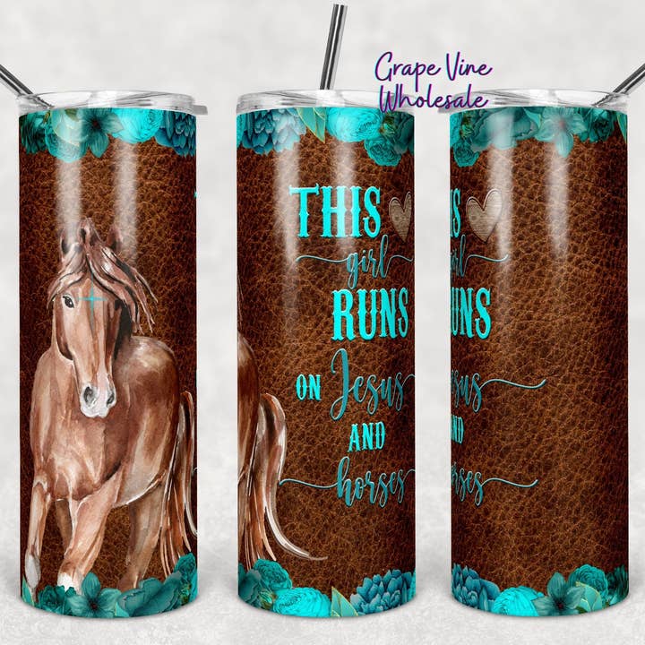 Dieses Mädchen läuft mit Jesus und Pferden 20oz Tumbler für den Großhandel von GrapeVineWholesale