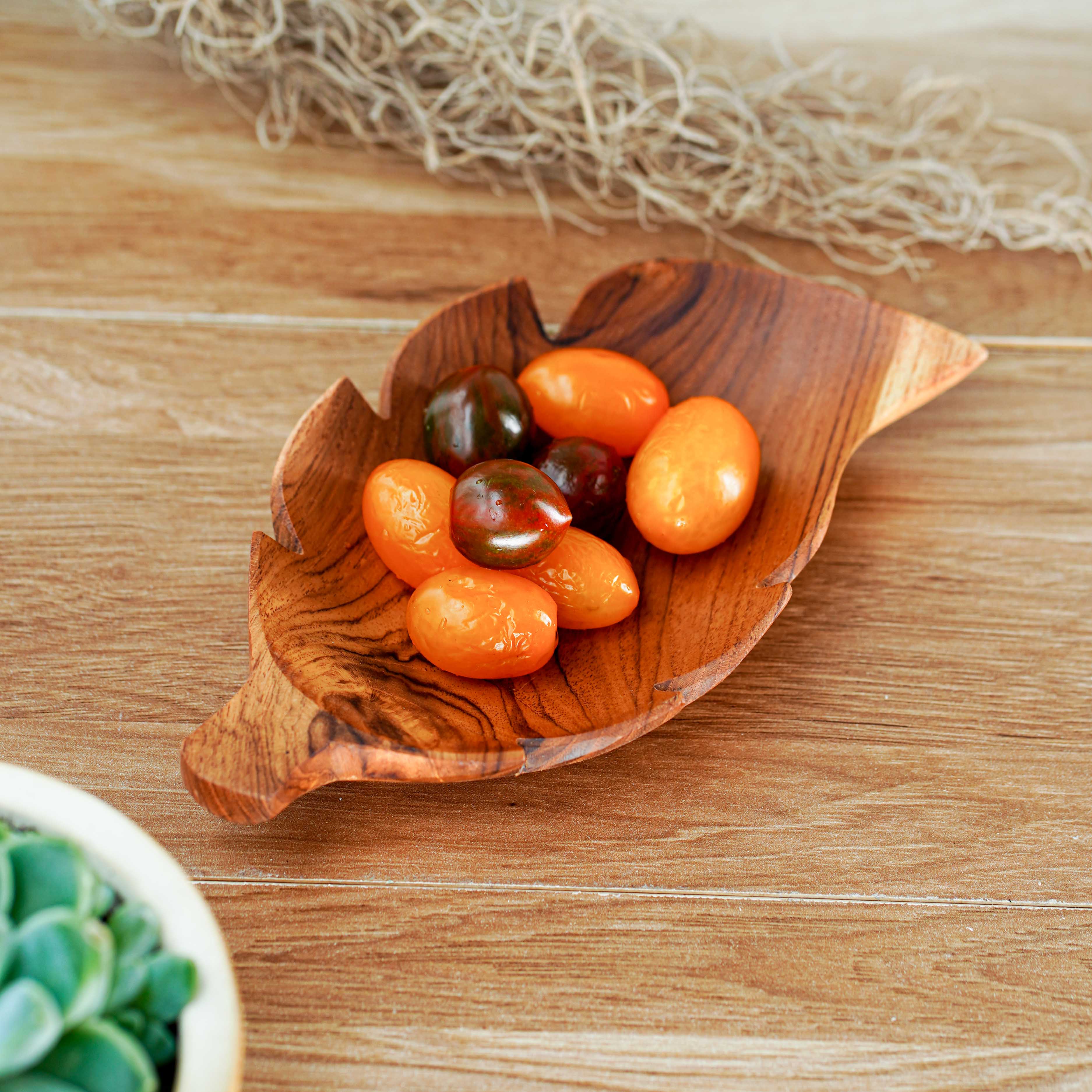 Rainforest Bowls - Wholesale Bowl - Leaf Teak Wood Plate1