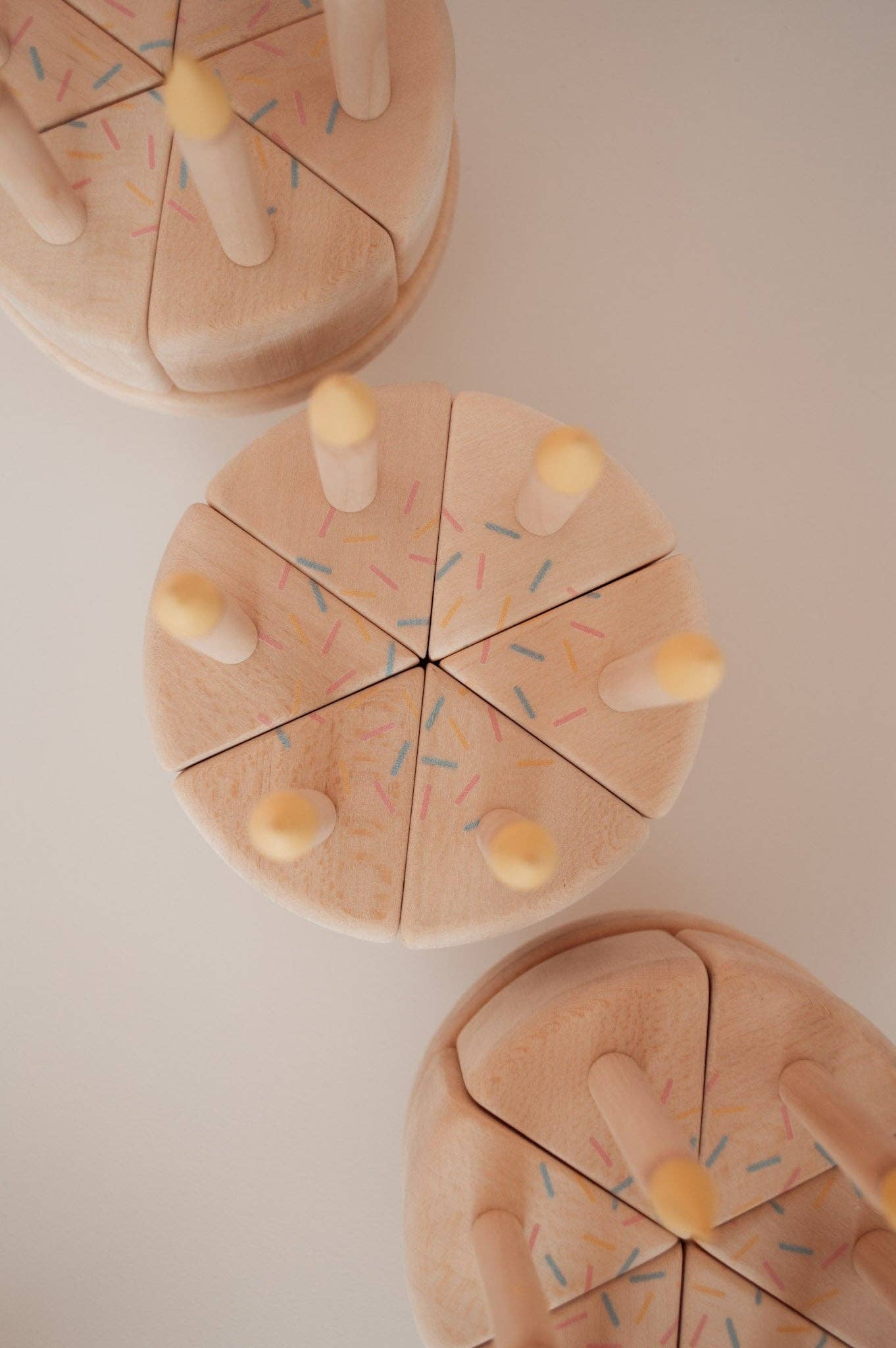 Petit Abode - Vente Jouet en bois – enfant - Gâteau d'anniversaire Sprinkles1