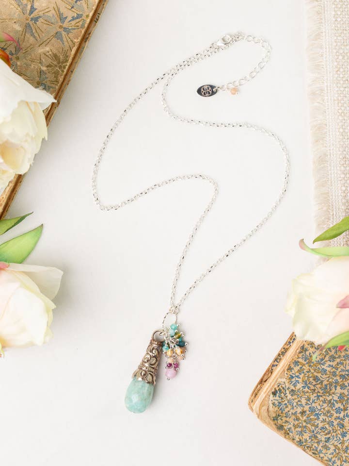 Colar de Vidro Checo Primrose 19-21", Turquesa, Kunzite com Pendente Focal de Amazonite em Cachos por atacado de Anne Vaughan Designs Jewelry