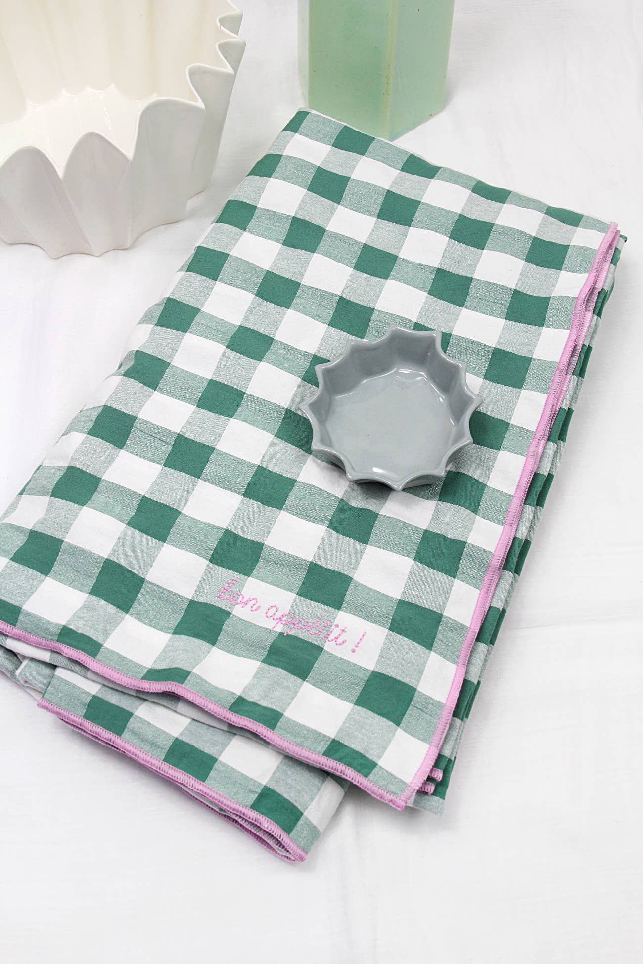 BARNABÉ AIME LE CAFÉ - Wholesale Tablecloth - Checkered gingham embroidered tablecloth for festive table!5