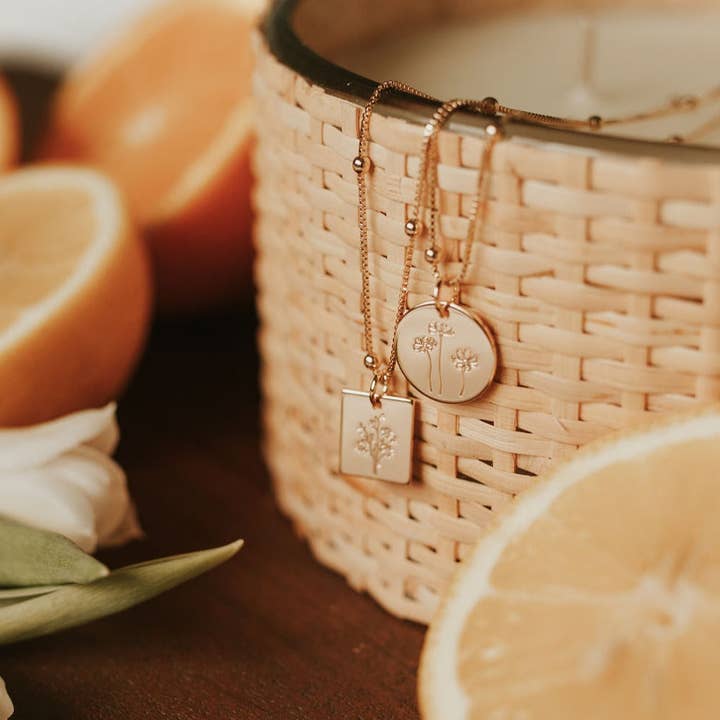 Collier renoncule pour la vente par Mauve Jewelry Co.