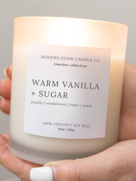 Warme Vanille und Zucker — 10 Unzen gefrostete weiße Sojakerze für den Großhandel von Modern Glow Candle Co.