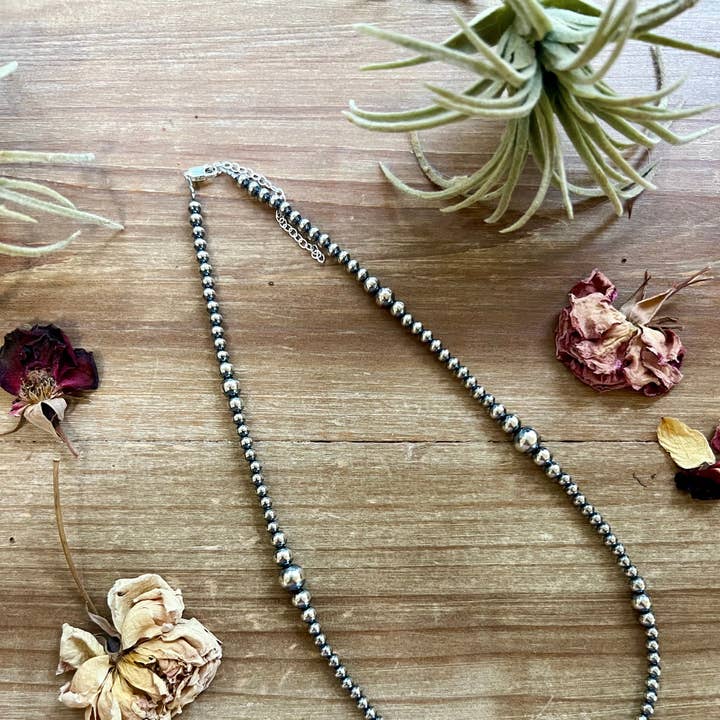 The Bijoux FAB - Wholesale Beaded/Pearl Necklace - 18 inch Graduated Sterling Silver Pearls necklaceÂ