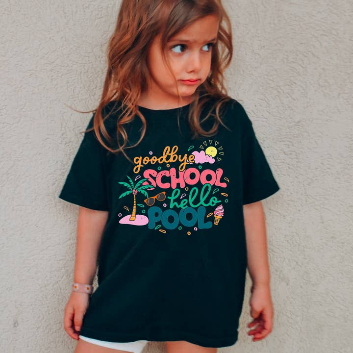 T-shirt rétro doré Goodbye School Hello Pool pour jeunes pour la vente par Gia Gifts Boutique