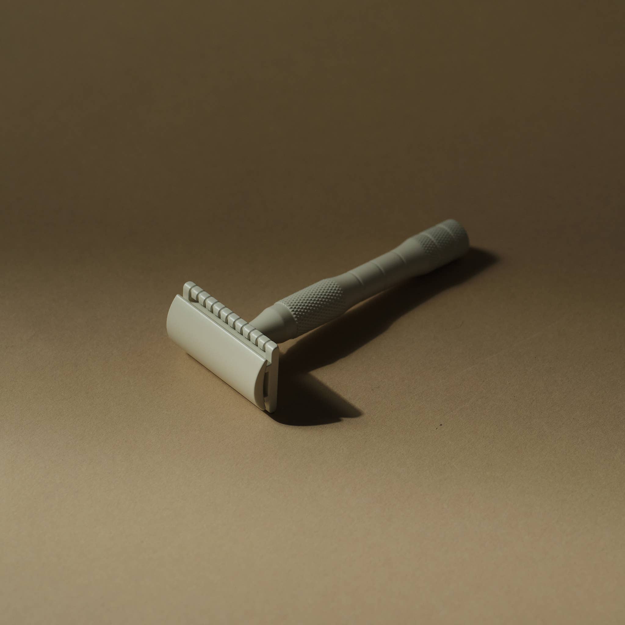 Well Kept - Wholesale Razor - Sustainable Brass Safety Razor - Cream (made in Canada)1