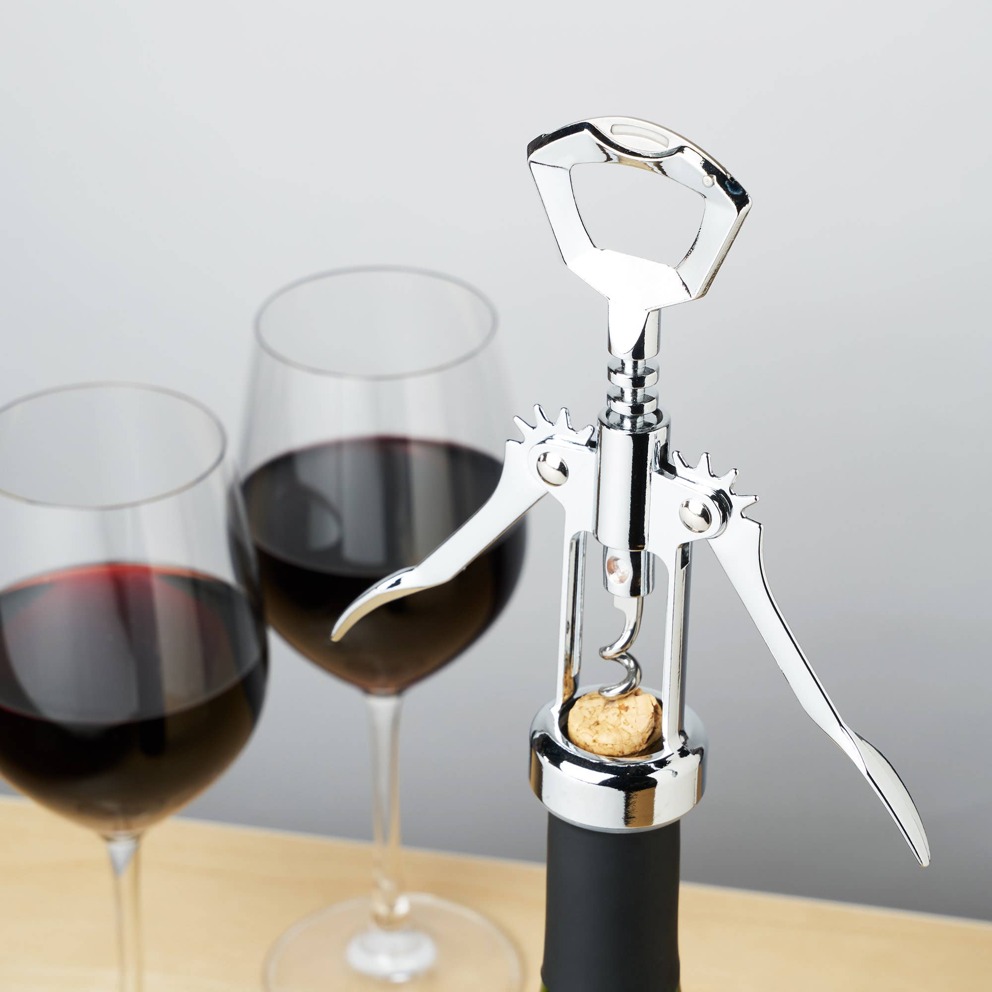 TRUE - Vente Ouvre-bouteille/tire-bouchon - Tire-bouchon à ailettes pour bouteille de vin avec coupe-capsule pliable3