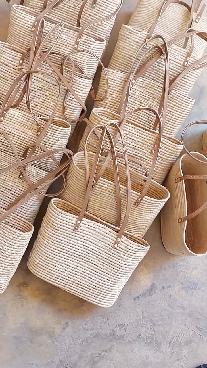 MARRAKECH METACRAFT LTD - Wholesale Tote Bag - Women's - Small Raffia Basket with Leather Handles0