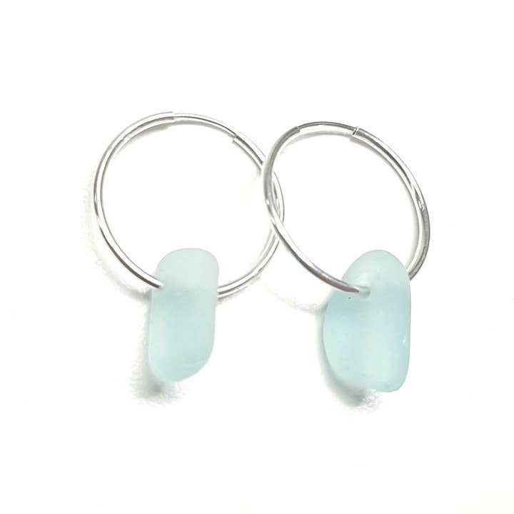 Äkta havet glas - Hoop-örhängen, Sterling Silver för wholesale av West Coast Sea Glass