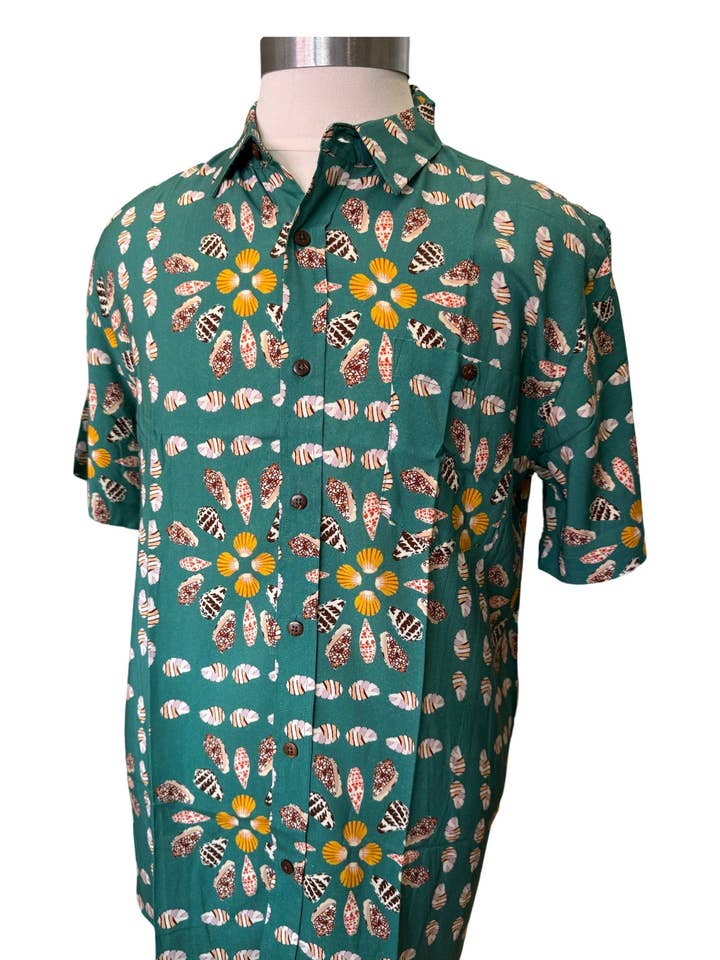 Mens Aloha Tee in Shell Quilt for wholesale by Paradise Now Hawaiʻi