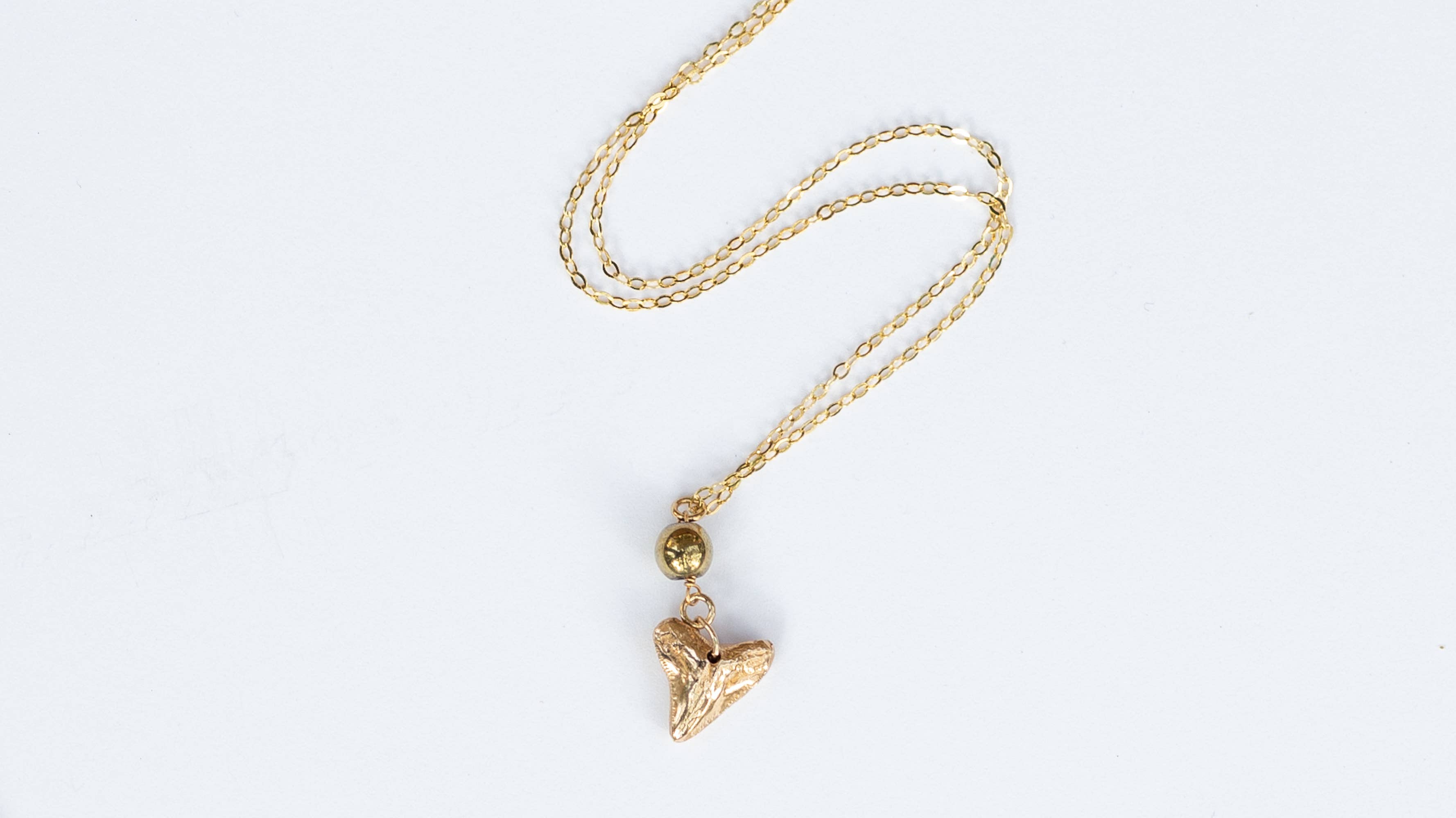 Bang-Up Betty - Wholesale Pendant/Charm Necklace - The Siren Shark Tooth Necklace1