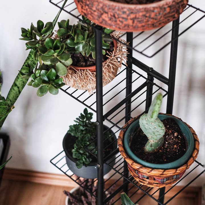 WDMT - Wholesale Standaard voor bloempot - Metalen plantenrek met 4 etages van Naturn Living2