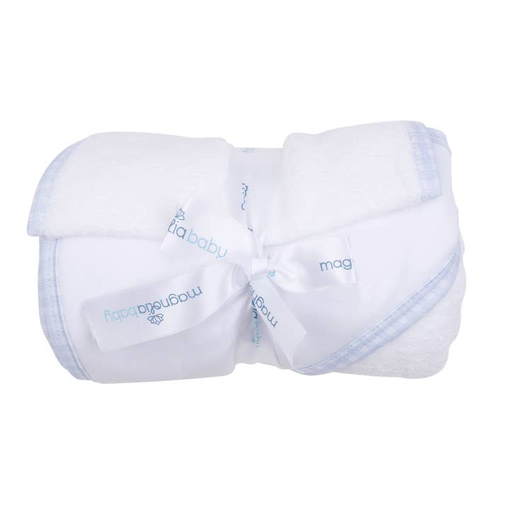 Ensemble de serviettes bleues New Beginnings pour la vente par Magnolia Baby
