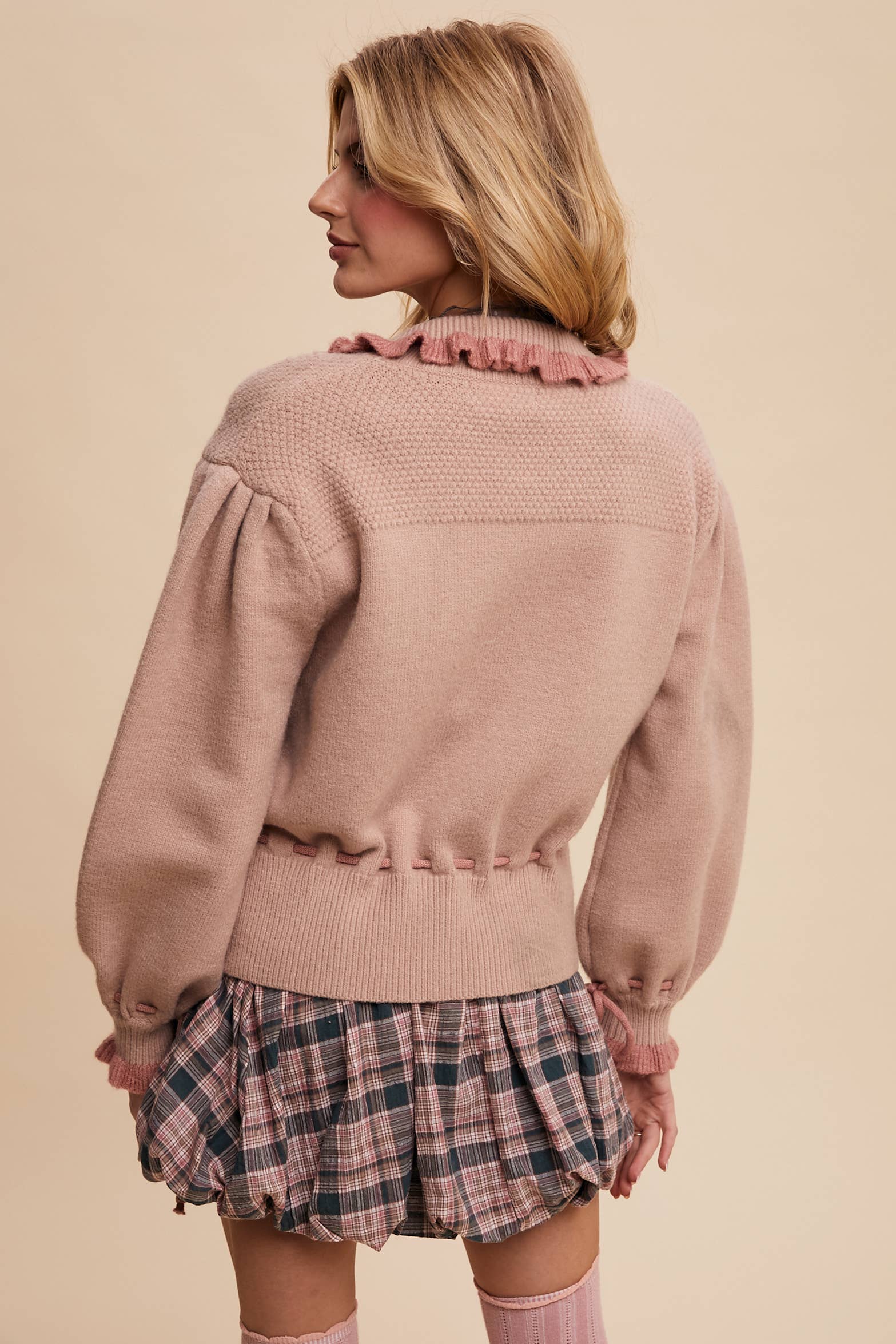 Listicle - Wholesale Cardigan - Women's - Floral Embroidered Knit Cardigan Sweater7