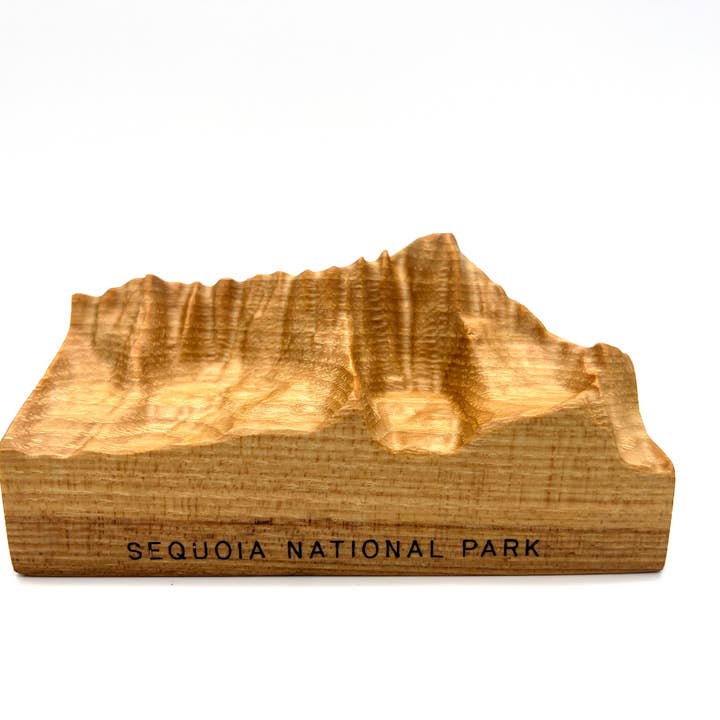 Sculpture topographique en bois du parc national de Sequoia pour la vente par mosey design