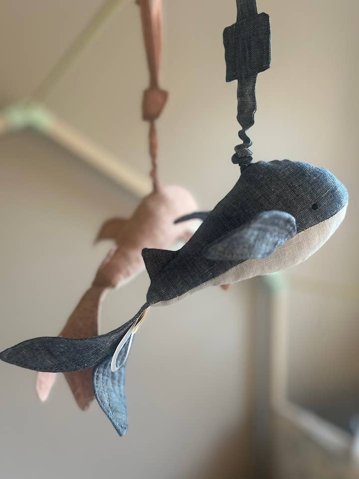 Juguete vibrante Fin en forma de ballena hecho a mano para venta al por mayor de 2 Stories