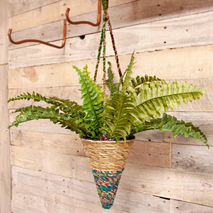 Wildlife World – wholesale Hanging planter – Artisan Hanging Plant Basket - 2 Sizes Available - Conical