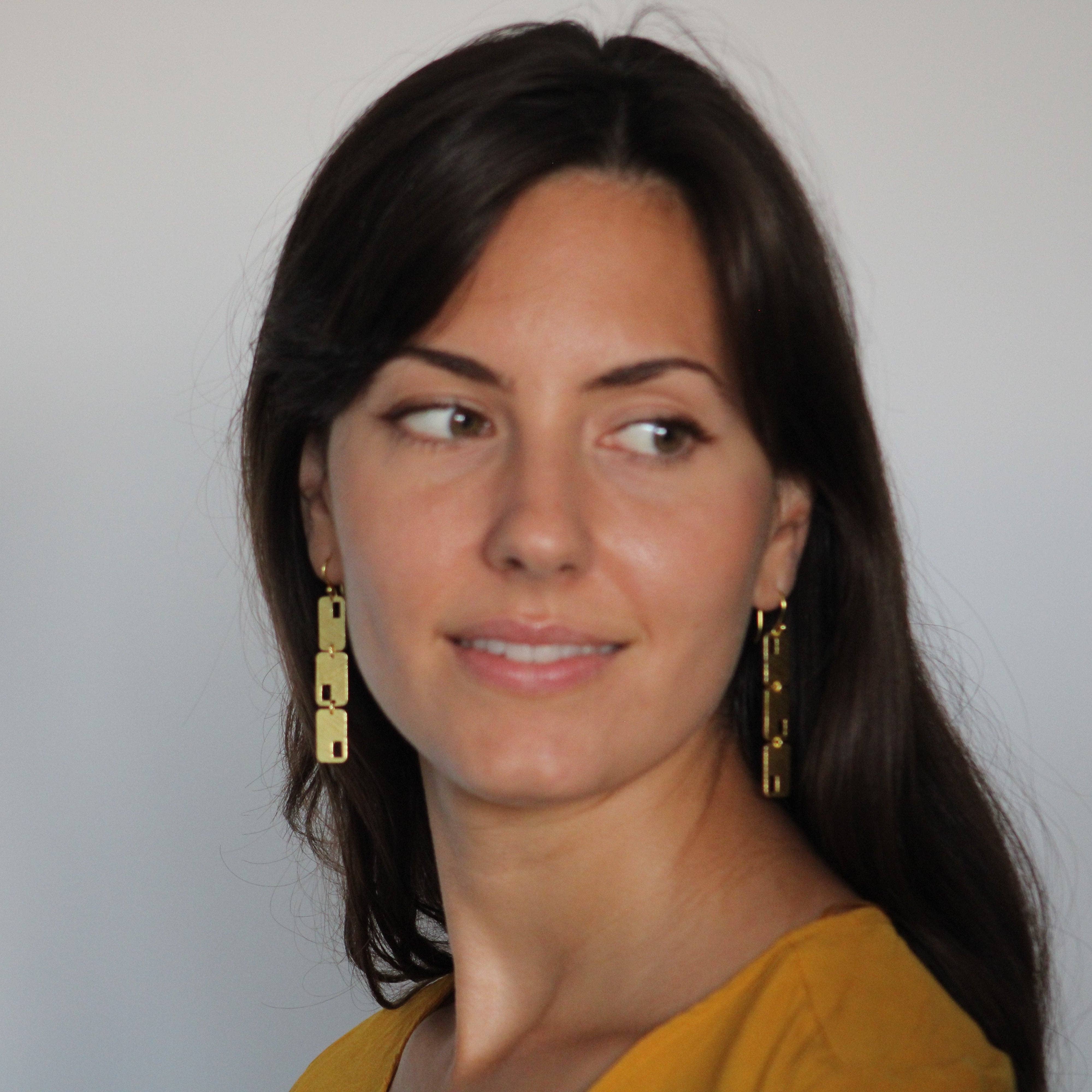 LA MAR - Wholesale Dangle Earrings - EL BESO gold-plated earrings - Design with character7