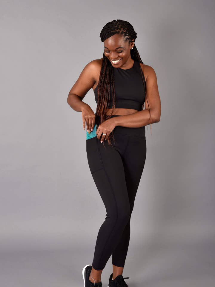 Legging 7/8 avec poche latérale à compression High Rise Core pour la vente par Wear Love More LLC