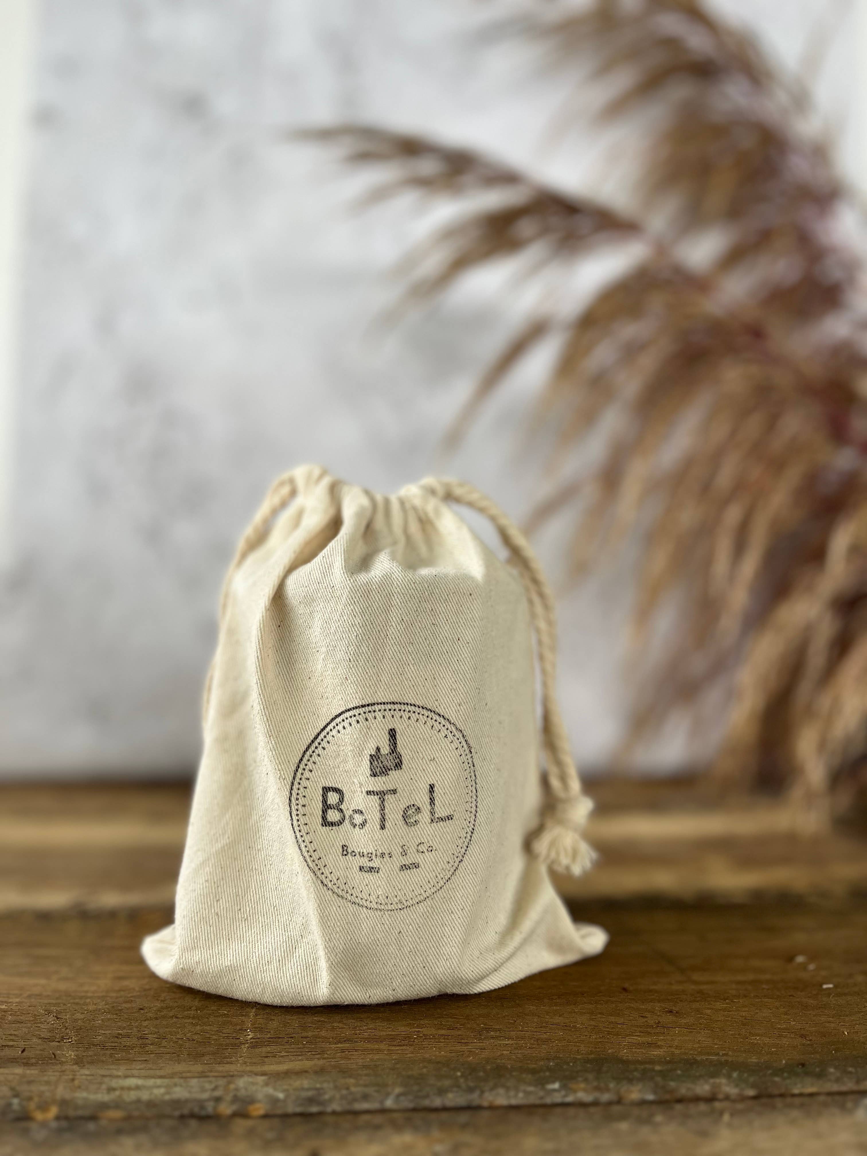 BOTEL - Wholesale Jar/Filled Candle - SCENTED CANDLE · BOTTLE · WHITE FLOWERS1