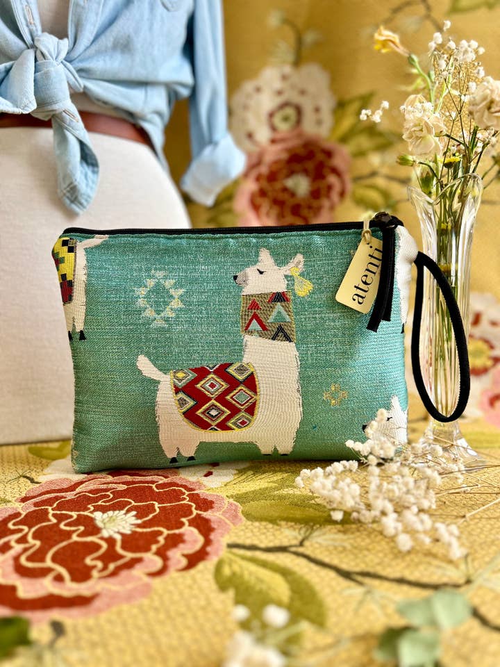 Mamallama Grand Pouch for wholesale by Atenti