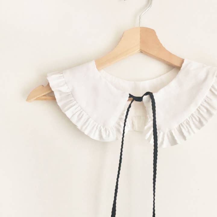 Mustard Monday – wholesale Scarf – Women's – White Detachable Collar With black Ties4