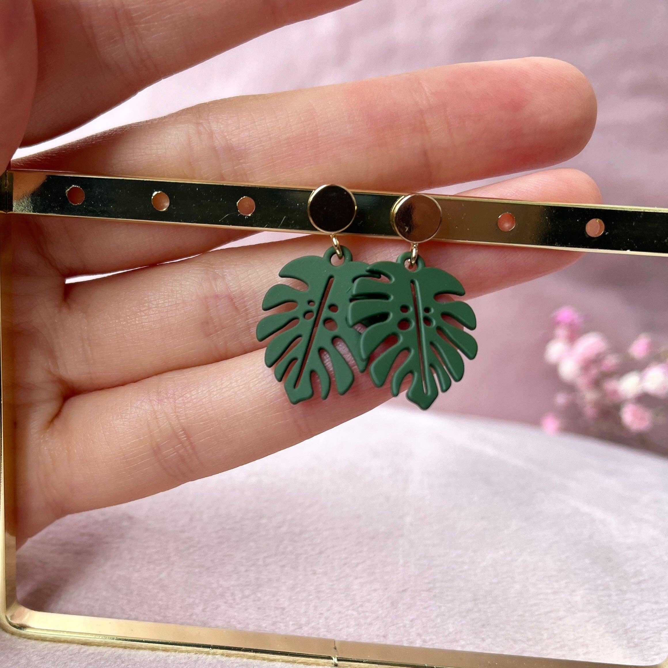 plantyintroverts - Wholesale Dangle Earrings - Green Monstera leaf earrings in gold, natural jewelry4