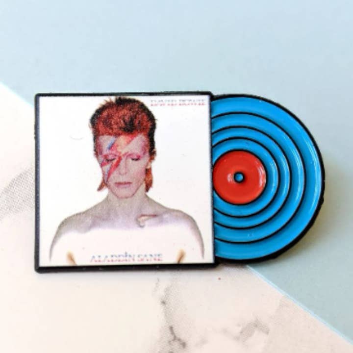 Bowie Aladdin Sane Schallplatten-Cover Vinyl Emaille-Pin für den Großhandel von HelloSailorTees