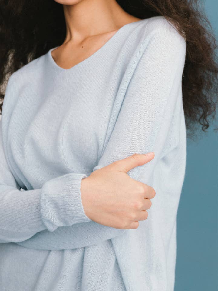 CUBIC – wholesale Knitted jumper – Women′s – ONE BY CUBIC Boxy 100% Sheep Wool Knitwear Jumper17