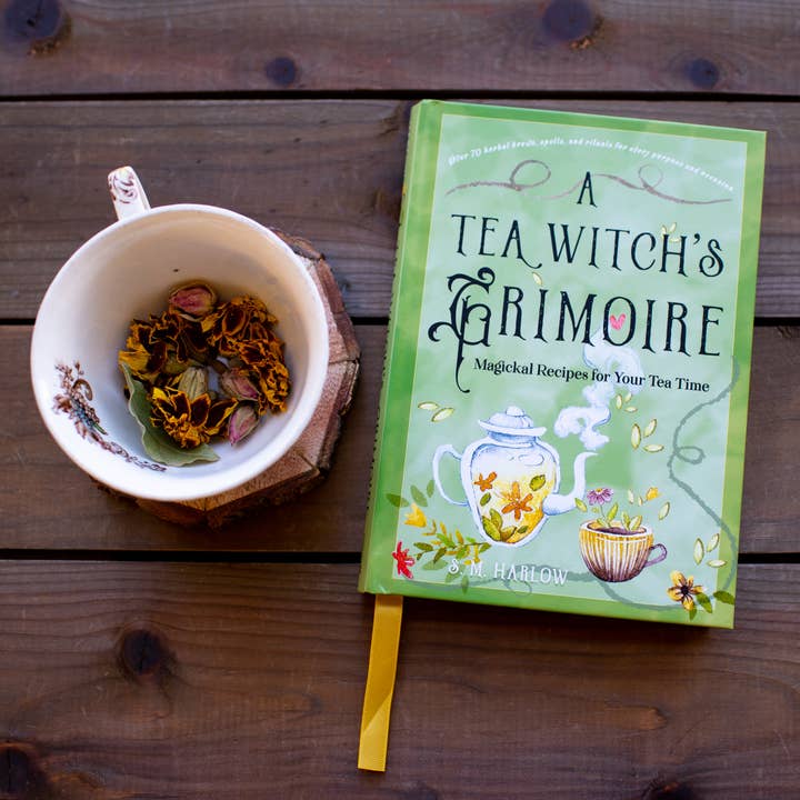 Red Wheel/Weiser LLC - Wholesale Body, Mind & Spirit - A Tea Witch's Grimoire: Magickal Recipes for Your Tea Time