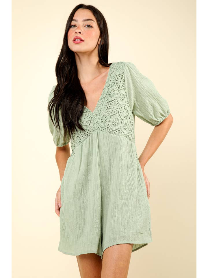 VERY J - Wholesale Romper - Dames - NP70387-Romper van stevig geweven stof met pofmouwen en kantdetails21