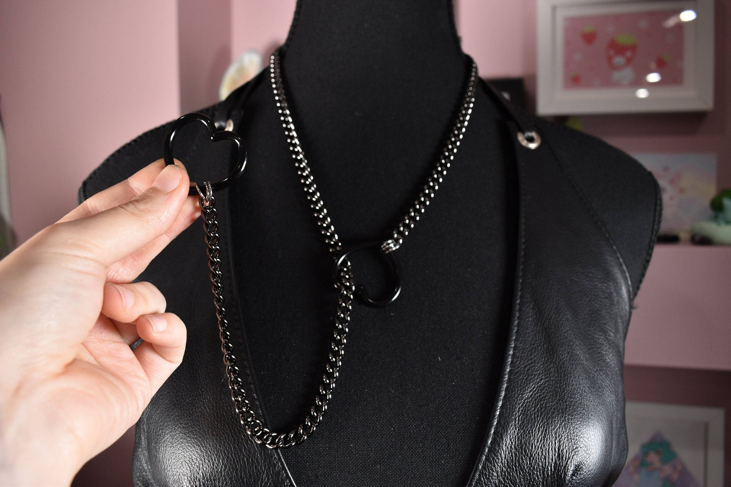 Naughty Pawsies - Wholesale Sex Toy - Gunmetal + Black Heart Ring Slip Chain11