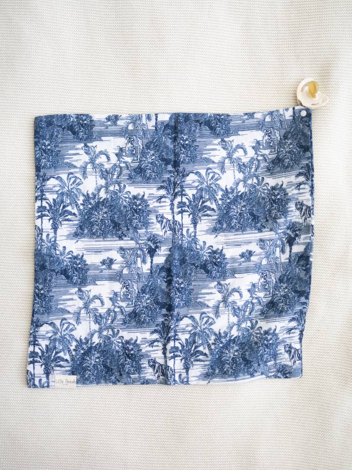Little Threads - Wholesale Knuffeldekentje/doekje - Baby - Blue Jungle Toilet Lovey