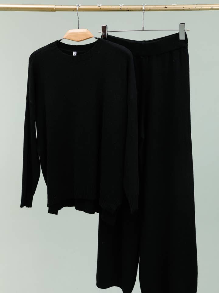 DIX-ONZE - Wholesale Lounge Set - Women's - 2-Piece Set in Soft Knit – Comfort & Elegance4