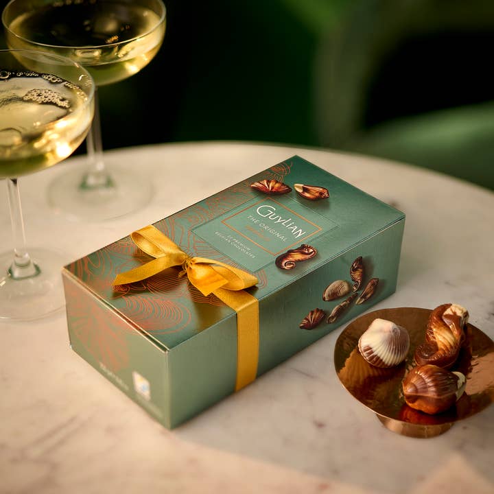 Belgium's Chocolate Source - Vente Boîtes de chocolats - Coffret Cadeau Guylian Luxe Ballotin – Assortiment de Cadeaux Embossés10