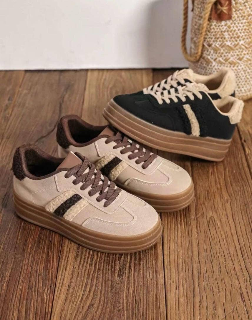 SWEET MAGIC MODA Y COMPLEMENTOS - Wholesale Lifestyle Sneakers - Women's - CASUAL SNEAKERS WITH WIDE SOLE IN FAUX LEATHER2