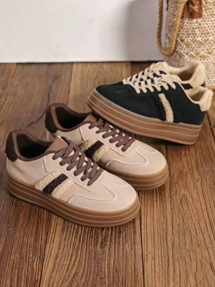 SWEET MAGIC MODA Y COMPLEMENTOS - Wholesale Lifestyle Sneakers - Women's - CASUAL SNEAKERS WITH WIDE SOLE IN FAUX LEATHER2
