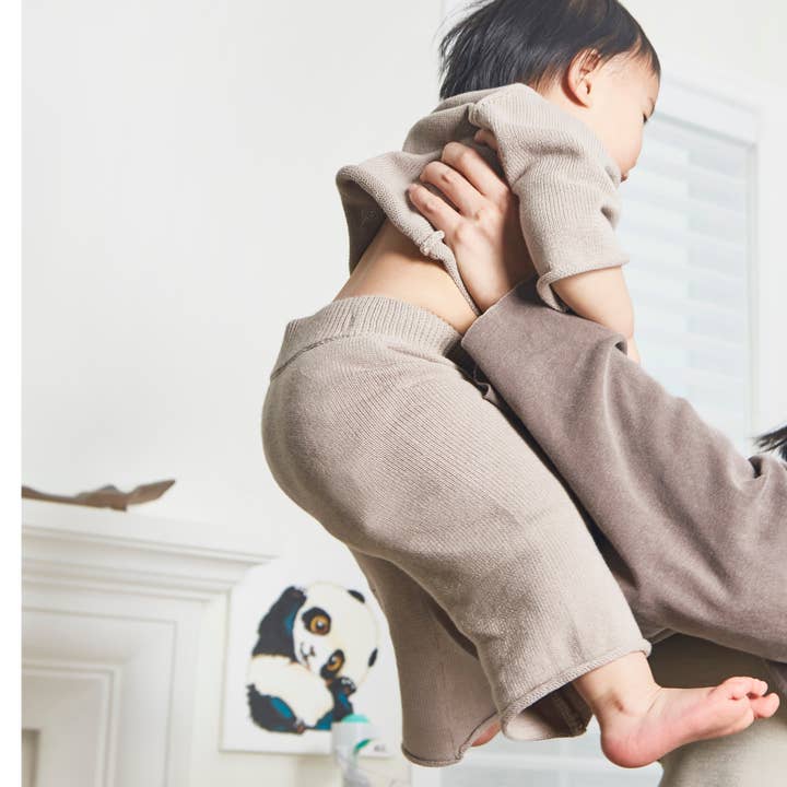 Pantalon en tricot à ourlet roulé pour la vente par minimalist bb