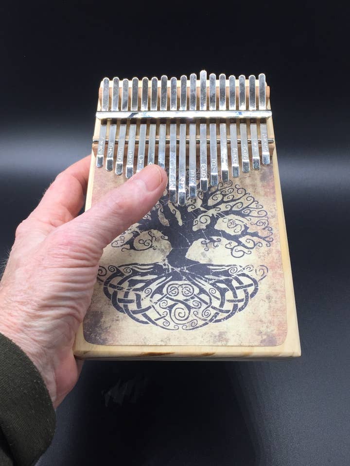 Piano Kalimba à 17 touches avec support d'affichage en option pour la vente par inRhythm