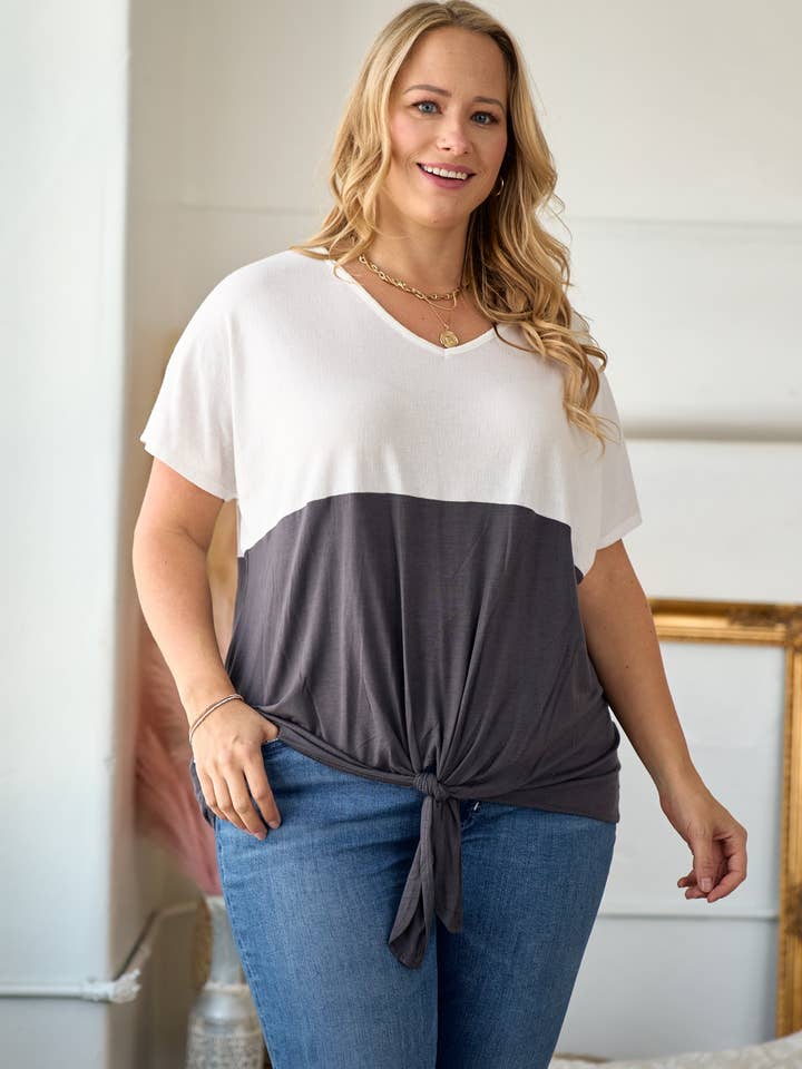 Haut à détail de nœud sur le devant en blocs de couleur Plus-PST5325 pour la vente par Nicabel