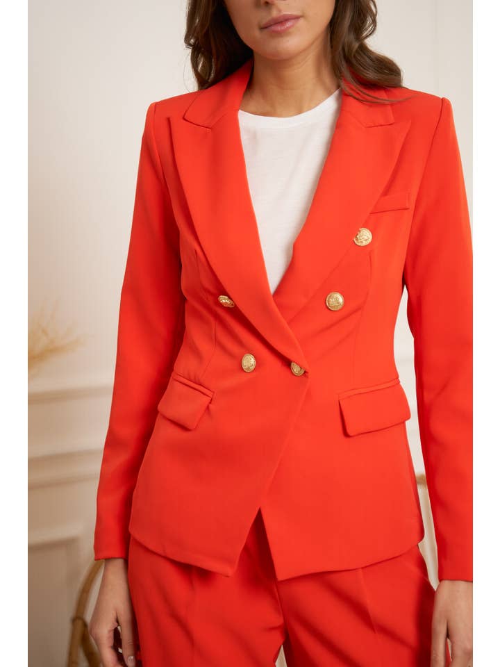 Attentif Paris – Großhandel Blazer – Damen – Attentif Paris zeitloser taillierter Blazer mit doppelreihigem Goldknopfmuster70