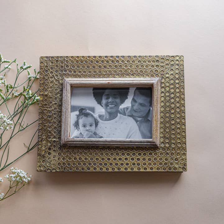Brass 4x6 Photo Distressed Hammered Metal Picture Frame for wholesale by Foreside Home & Garden