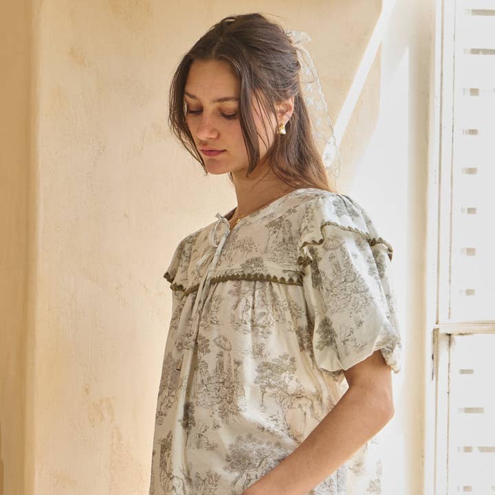 Toi De Paris Printed Bubble Sleeve Blouse and other Purchase Wholesale blusas moda. Free Returns & Net 60 Terms on Faire trending on Faire.