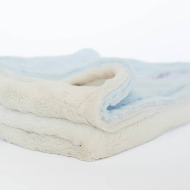 Luxury Duo Borderless Blanket - Blue / Ivory and other Purchase Wholesale blanky. Free Returns & Net 60 Terms on Faire trending on Faire.