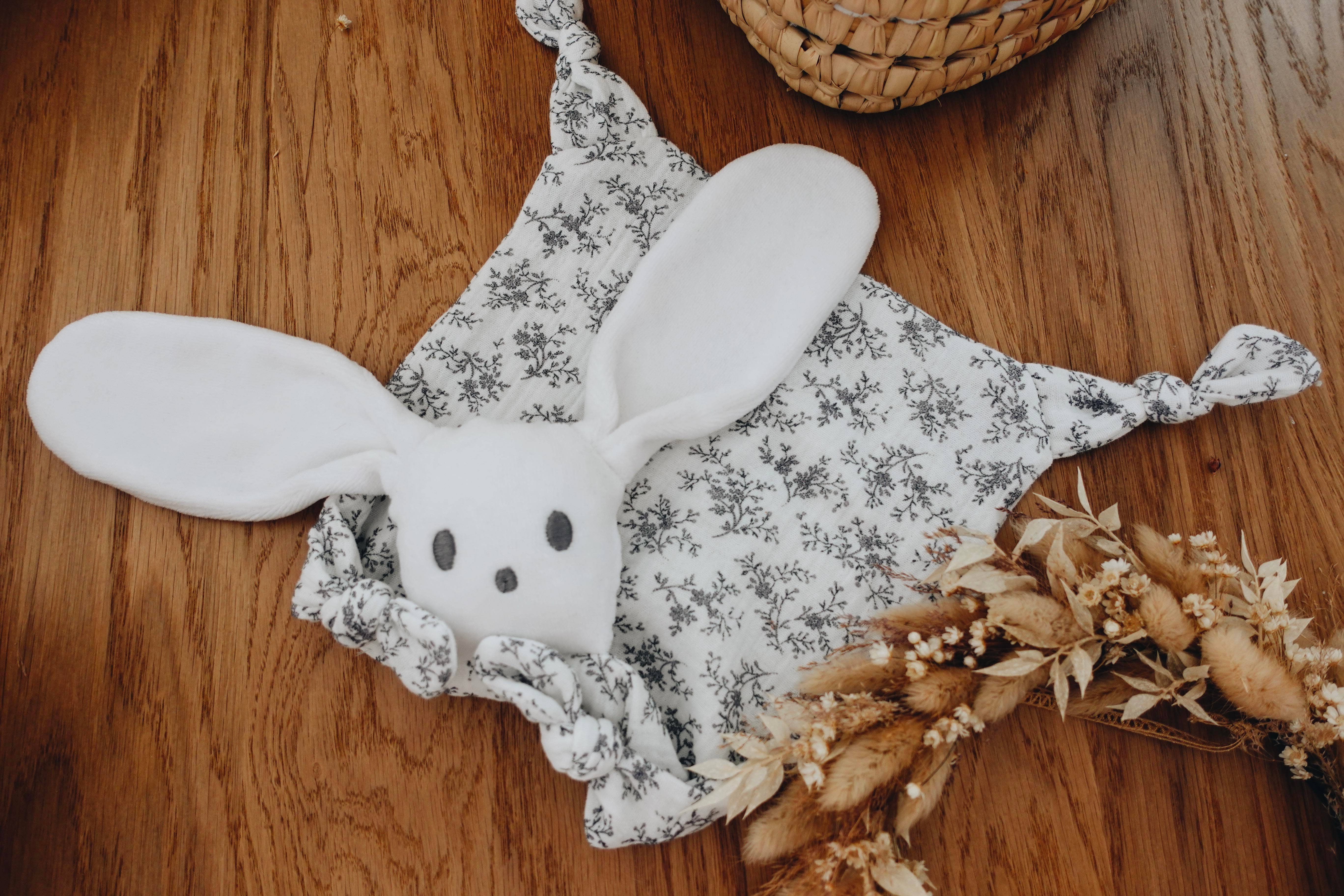 Louis & Jules Stambouli Conseil - Vendita all'ingrosso Peluche - Bambini e neonati - Doudou Chiffon Margot Gris7