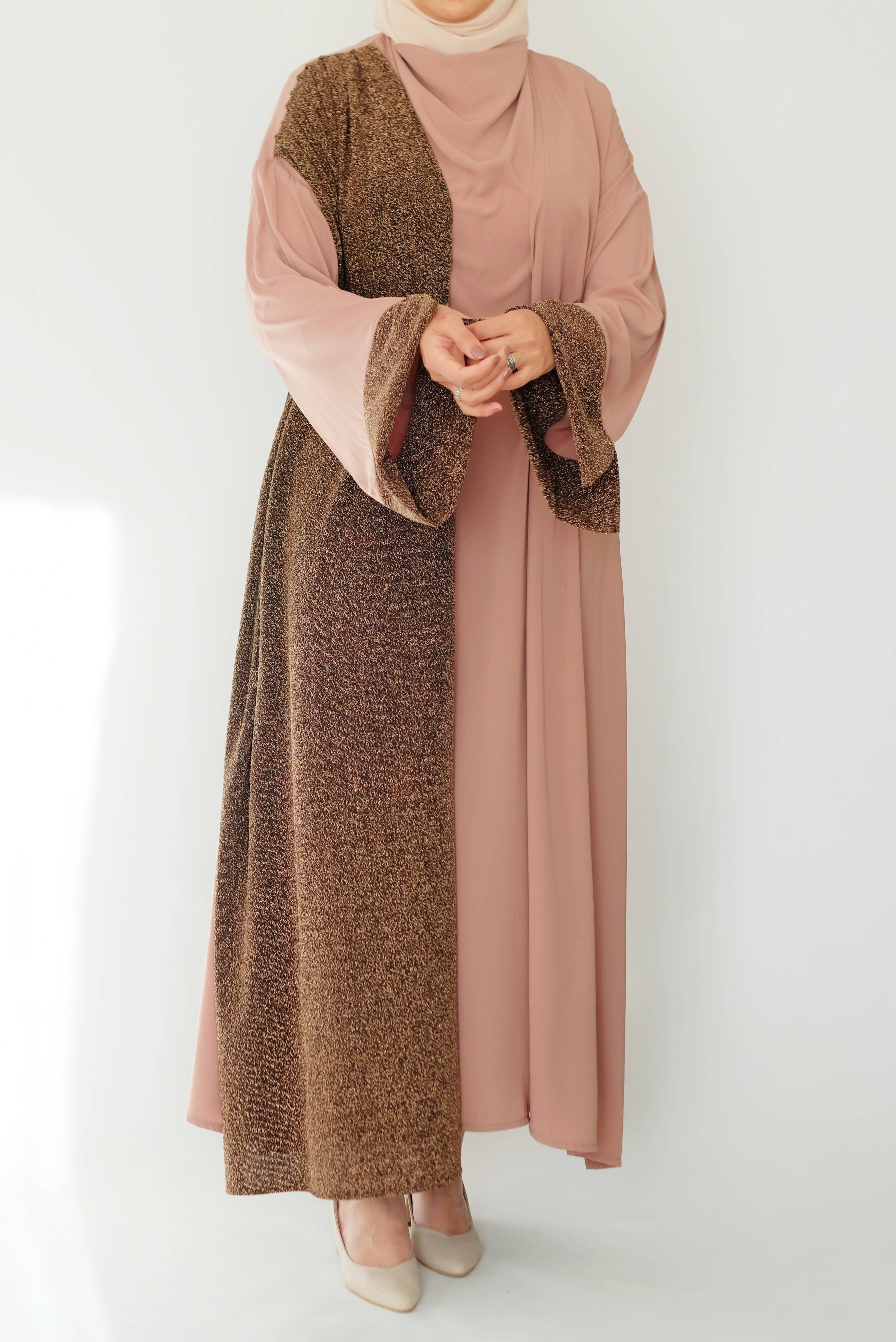 SAIS Fashion – Großhandel Kaftan – Damen – Zweiteiliger Abaya mit Schal in Mokka Mousse und Schwarz8