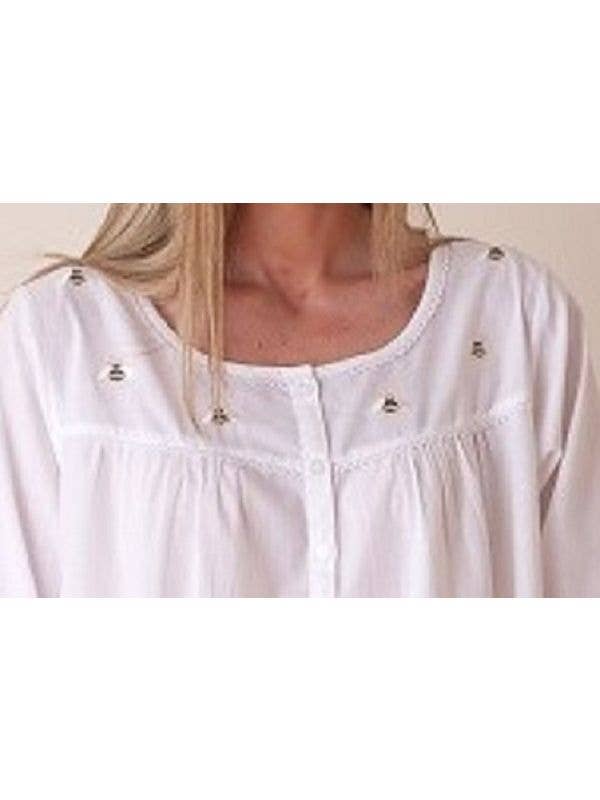 Jacaranda Living – Engroshandel Natkjole - Dame – Bee Hvid Bomuld Natkjole - Broderet8