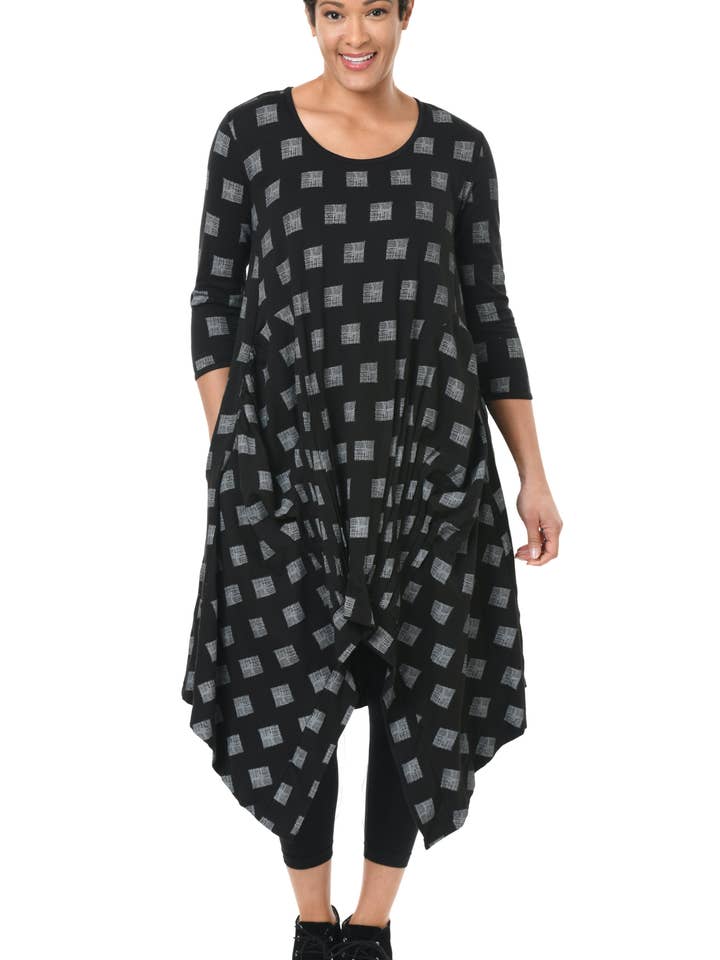 Abito Lexi SDM49 in Mini Chex Nero Grigio* per la vendita all'ingrosso da parte di Tulip Clothing