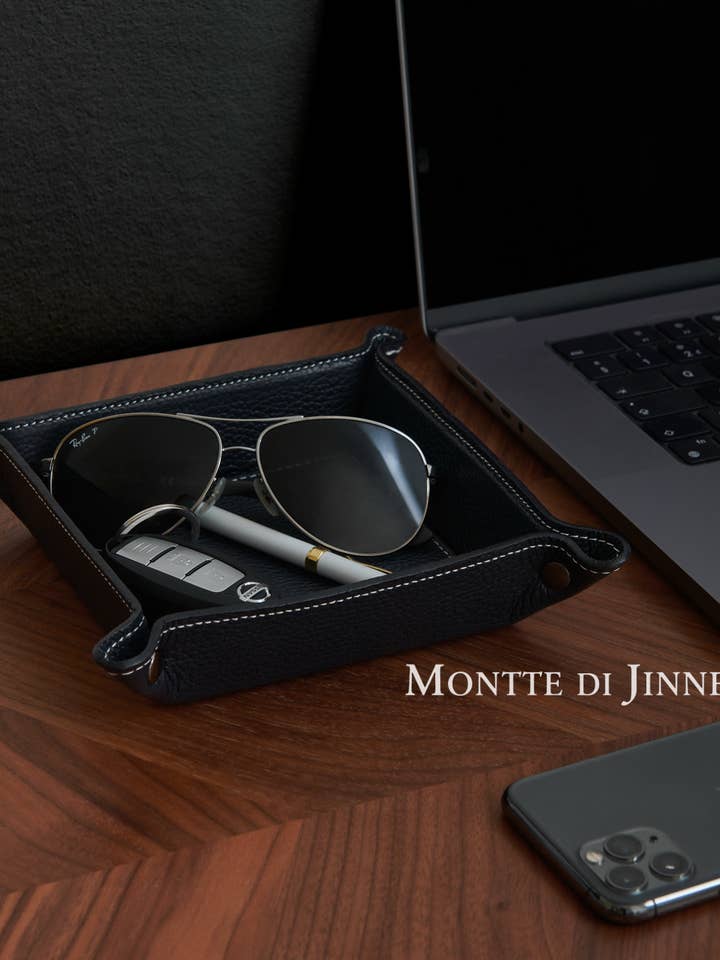 Italian Handmade Genuine Leather Valet Tray for wholesale by MONTTE DI JINNE